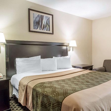 Econo Lodge West Haven Esterno foto
