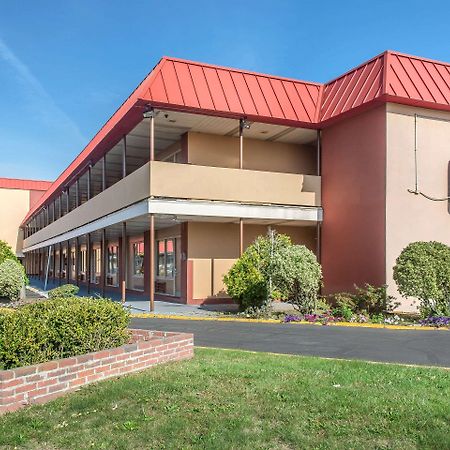 Econo Lodge West Haven Esterno foto