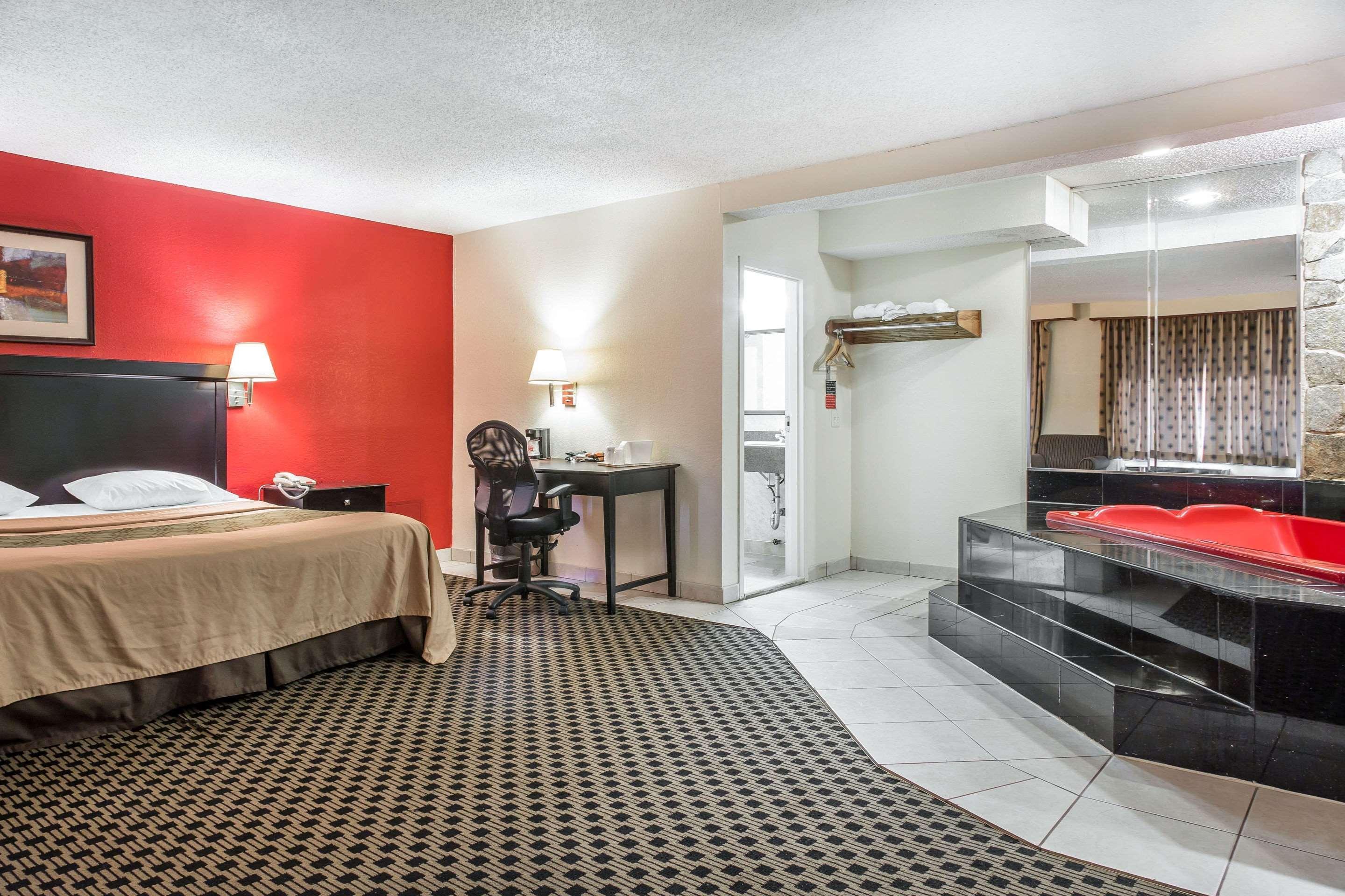 Econo Lodge West Haven Esterno foto