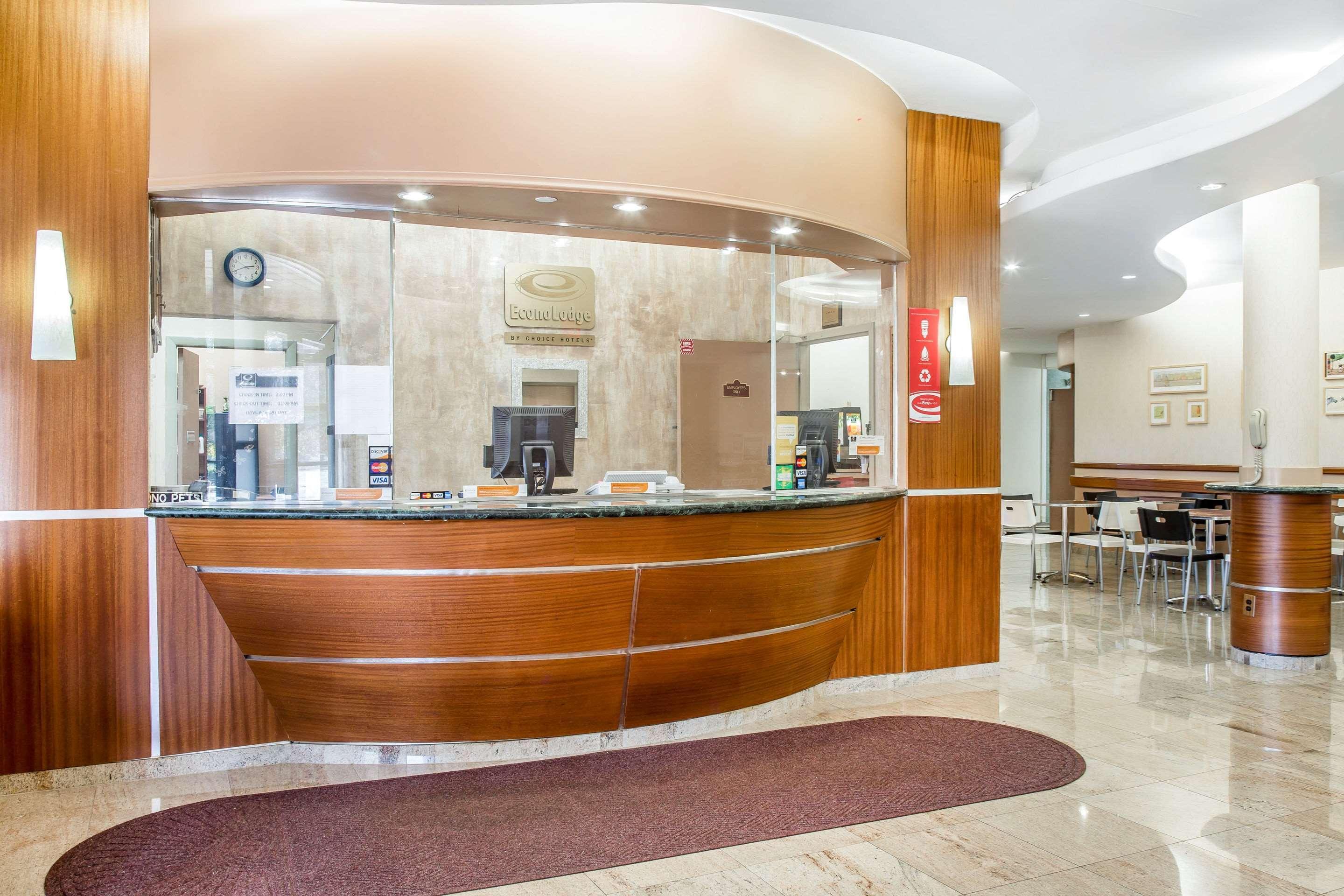 Econo Lodge West Haven Esterno foto