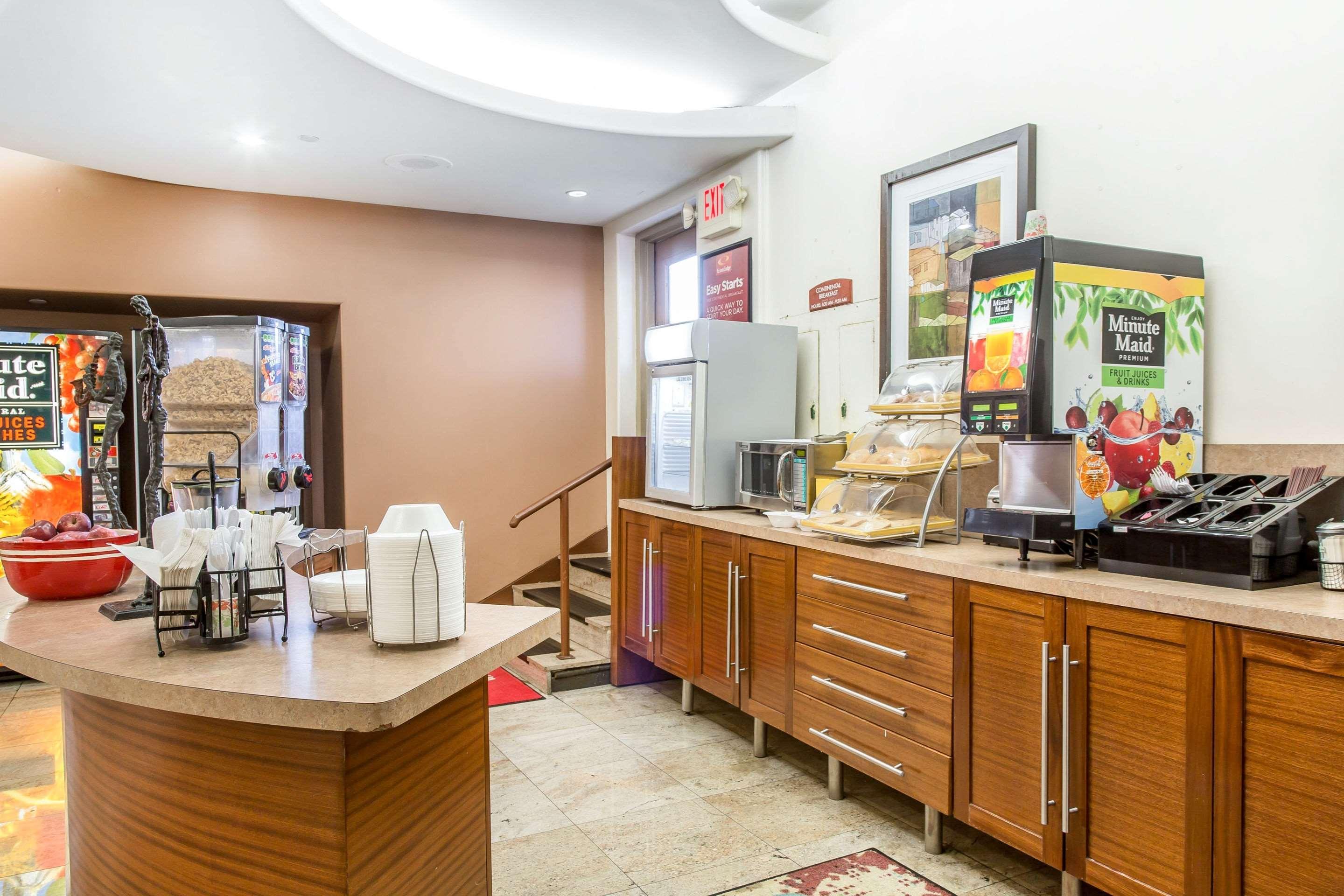 Econo Lodge West Haven Esterno foto